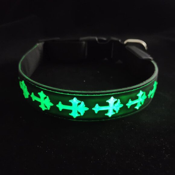 DOGLED Flashing LED Dog Collar Small Black 3D Cross Fits 11.8-15.7" Neck NEW - Picture 2 of 6